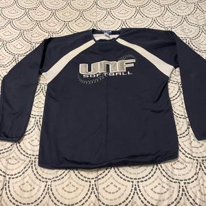 Mens Crewneck pullover.  University of North Florida Softball.  Size Medium